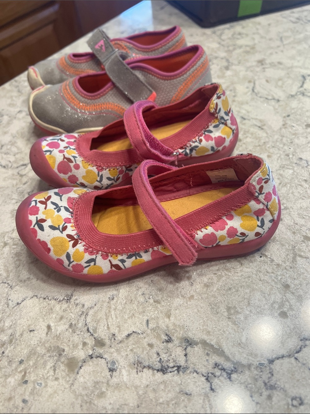 A lot of size 11 shoes. GUC - Picture 3 of 9